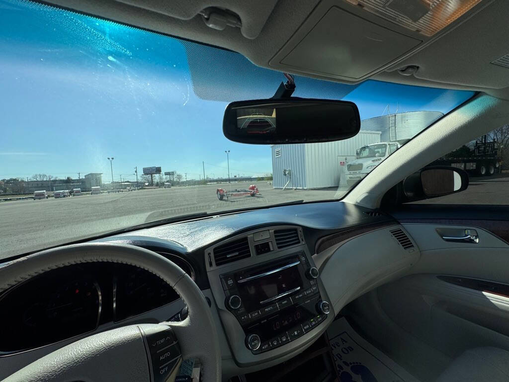 Used 2012 Toyota Avalon Limited FWD image 16