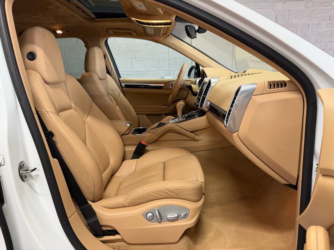 Used 2014 Porsche Cayenne Diesel AWD/4WD image 29