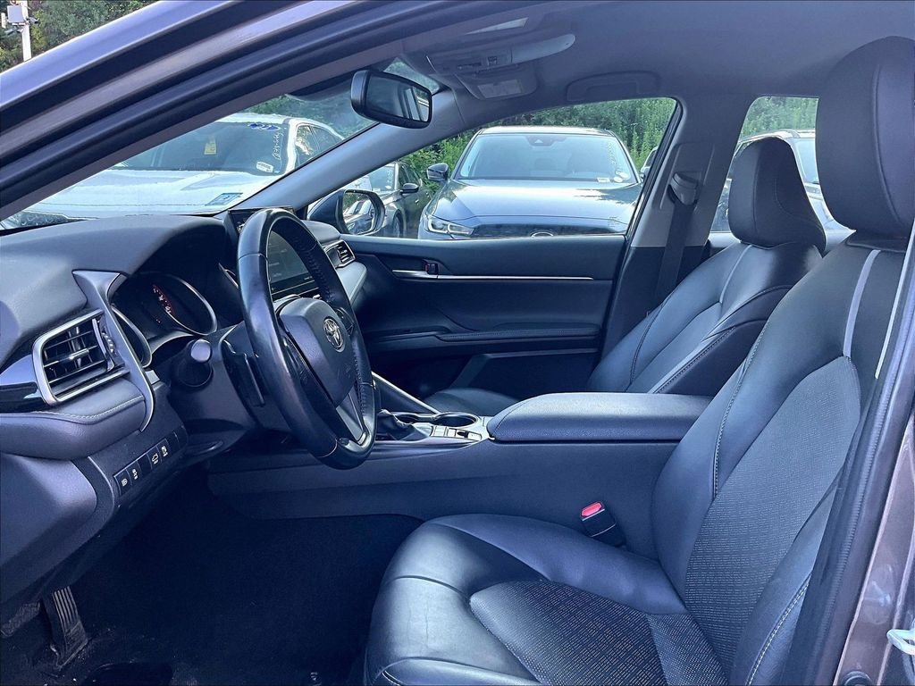 Used 2023 Toyota Camry XSE FWD image 4