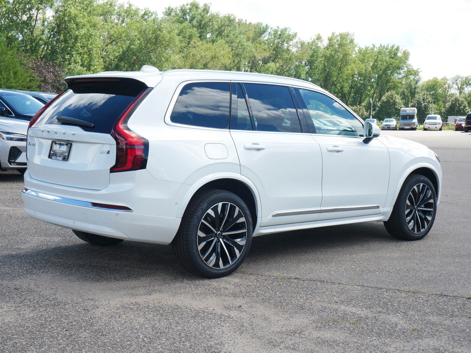 New 2026 Volvo XC90 B6 Ultra image 3