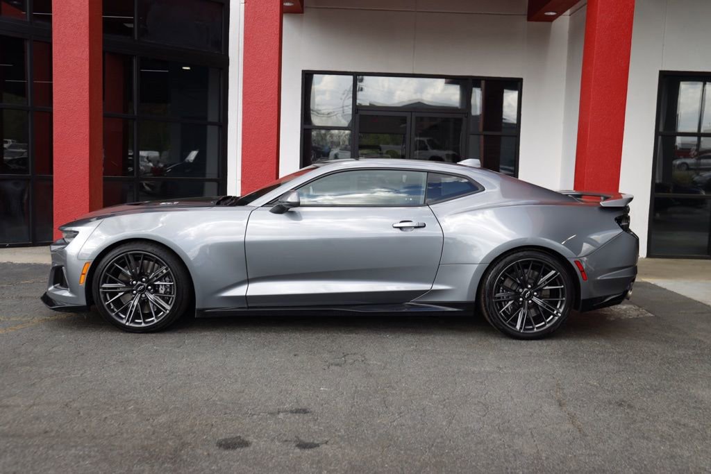 Used 2021 Chevrolet Camaro ZL1 RWD image 9