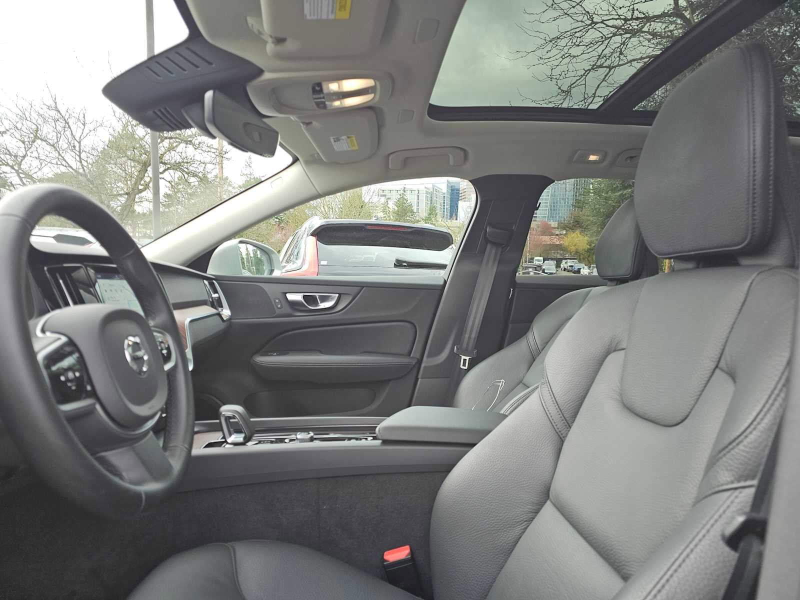 Certified 2025 Volvo V60 B5 Cross Country Plus image 24