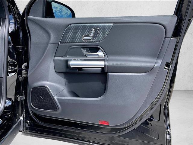 Used 2025 Mercedes-Benz GLA 250 image 19
