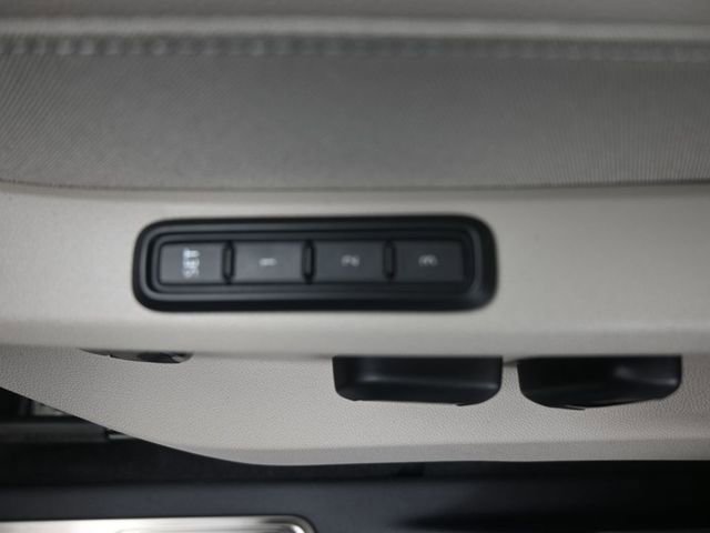 New 2026 Volkswagen Atlas SEL image 31