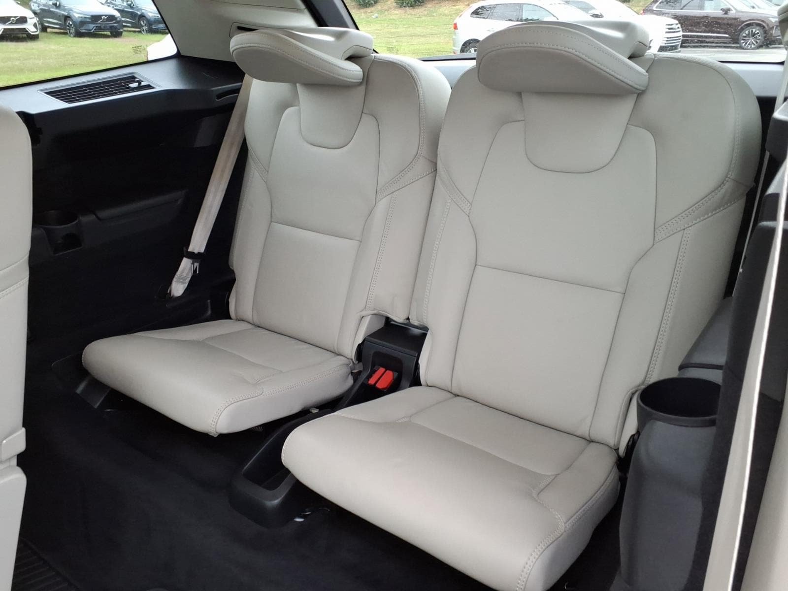 Used 2022 Volvo XC90 T8 Inscription w/ Advanced Package AWD/4WD image 9