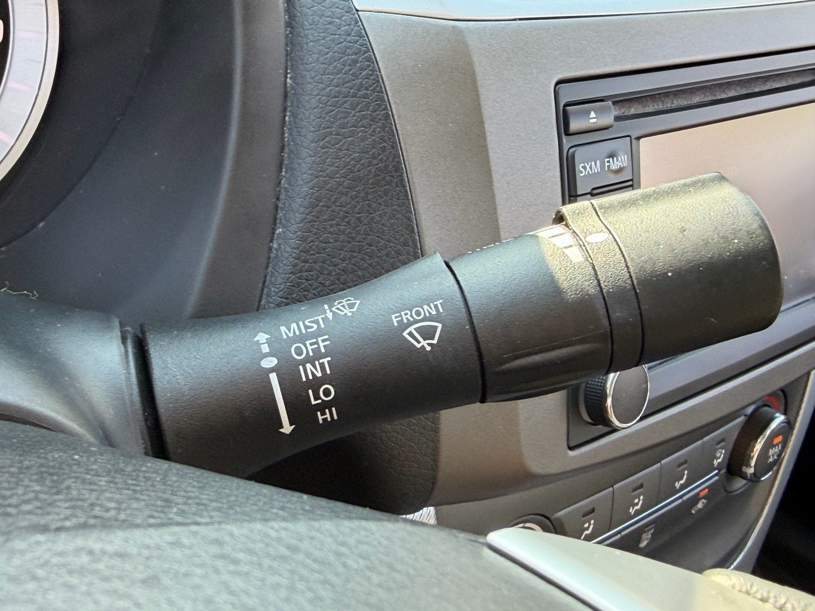 Used 2014 Nissan Sentra SR w/ SR Driver Package FWD image 31
