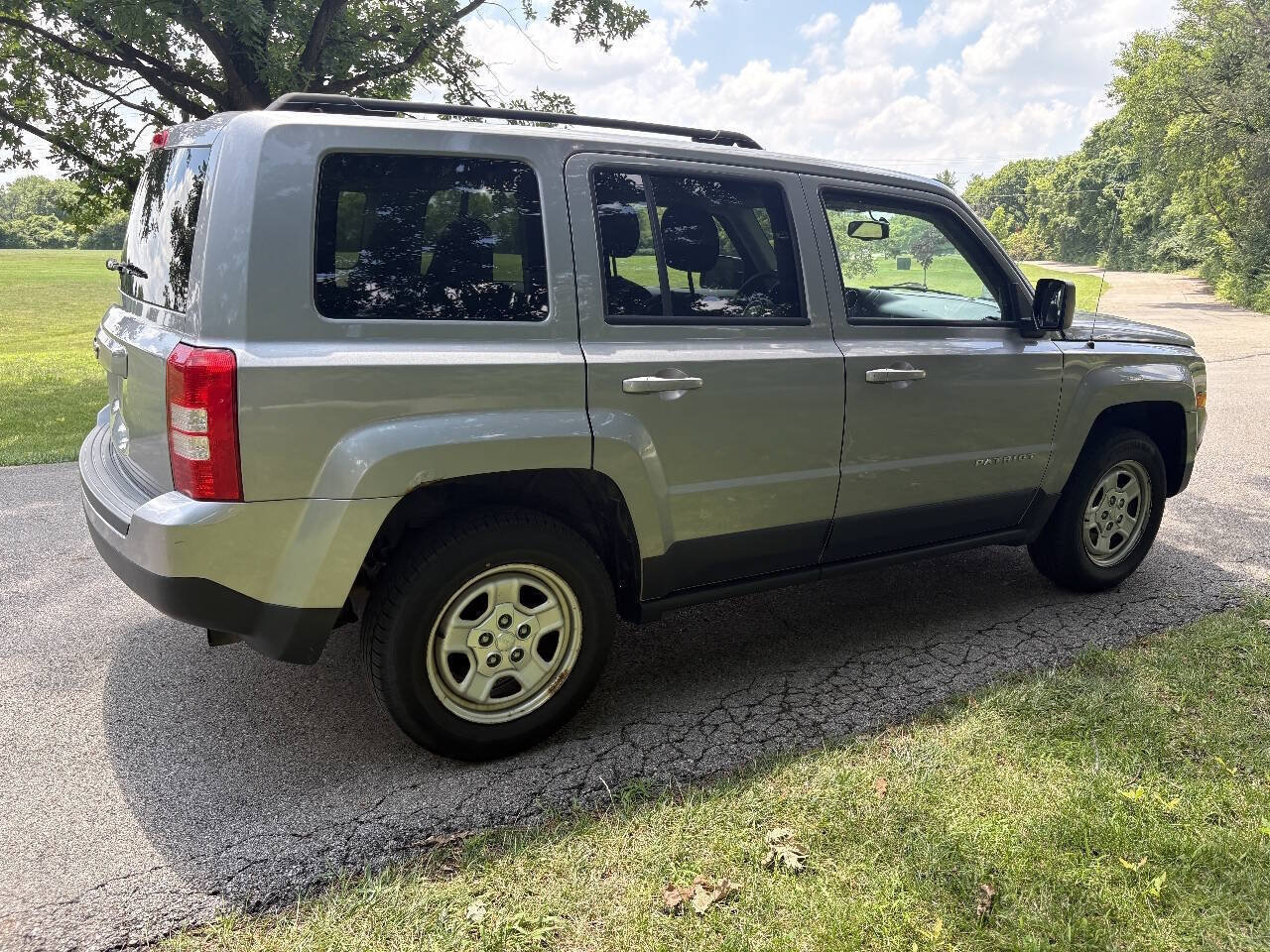 Used 2016 Jeep Patriot Sport w/ Power Value Group AWD/4WD image 9
