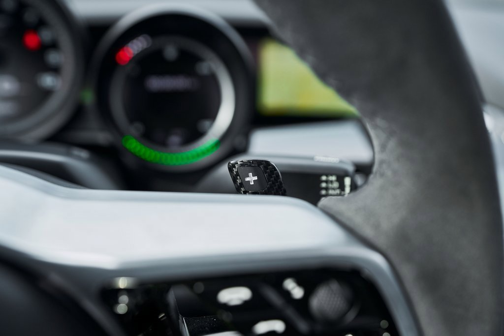 Used 2015 Porsche 918 Spyder w/Weissach Package image 70