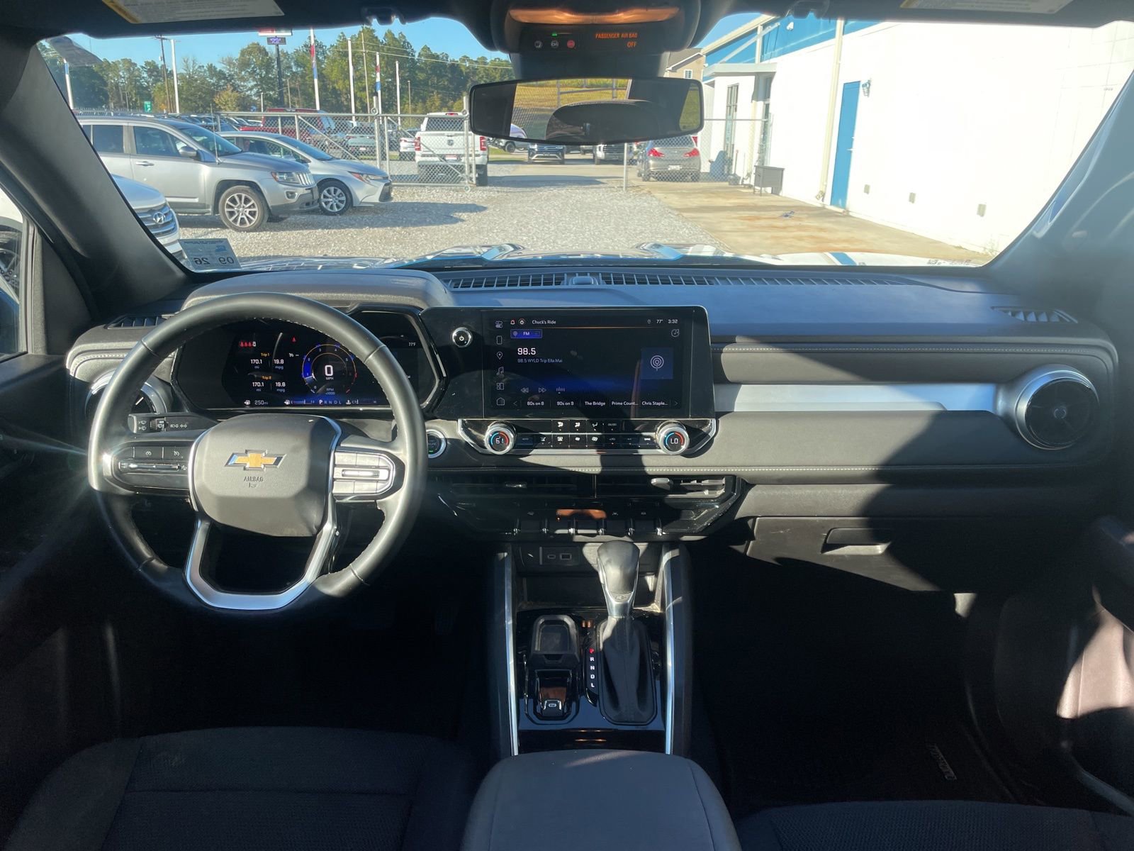 Used 2024 Chevrolet Colorado LT w/ LT Convenience Package image 9