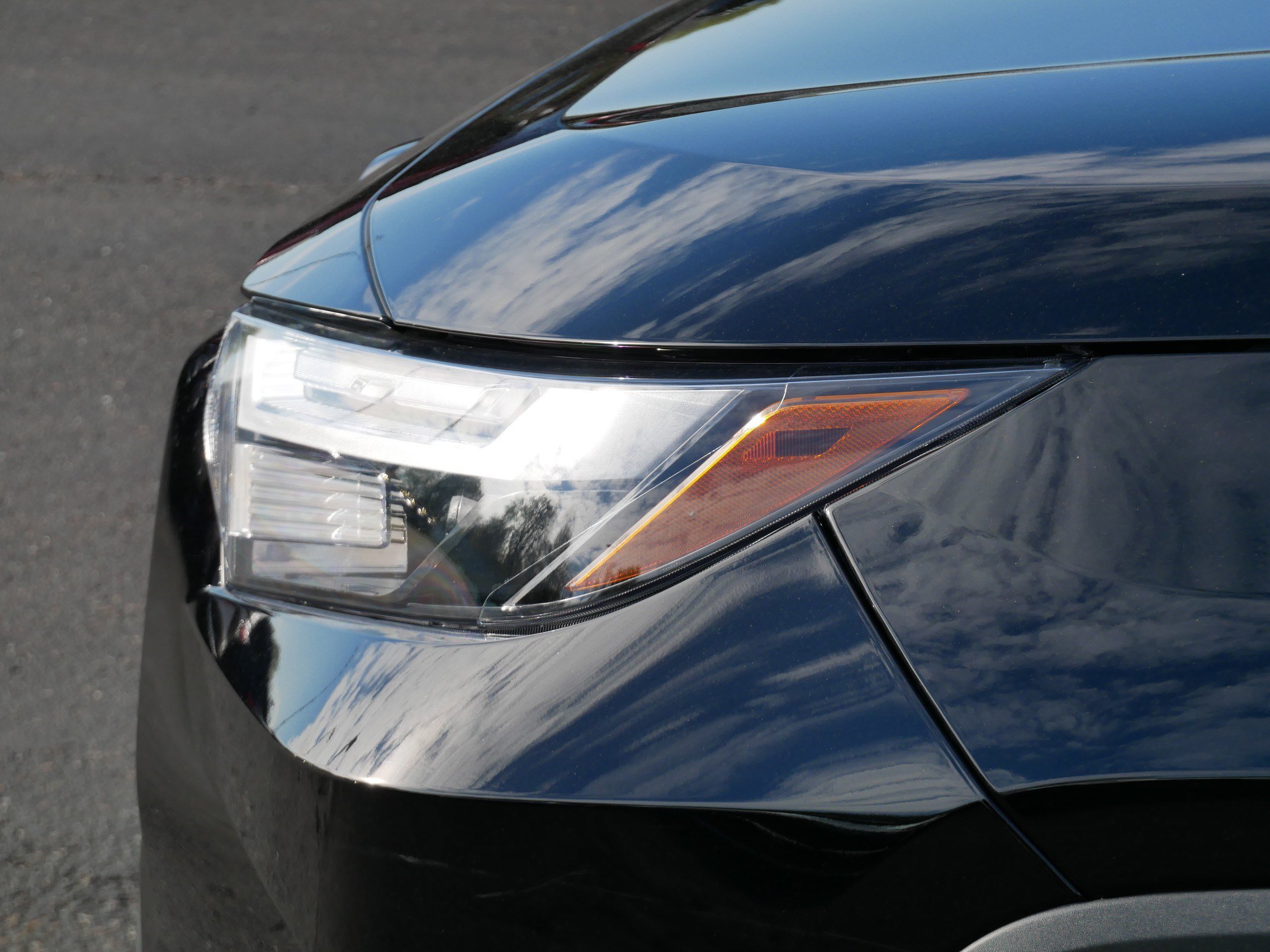 Used 2022 Toyota RAV4 XLE Premium AWD/4WD image 16
