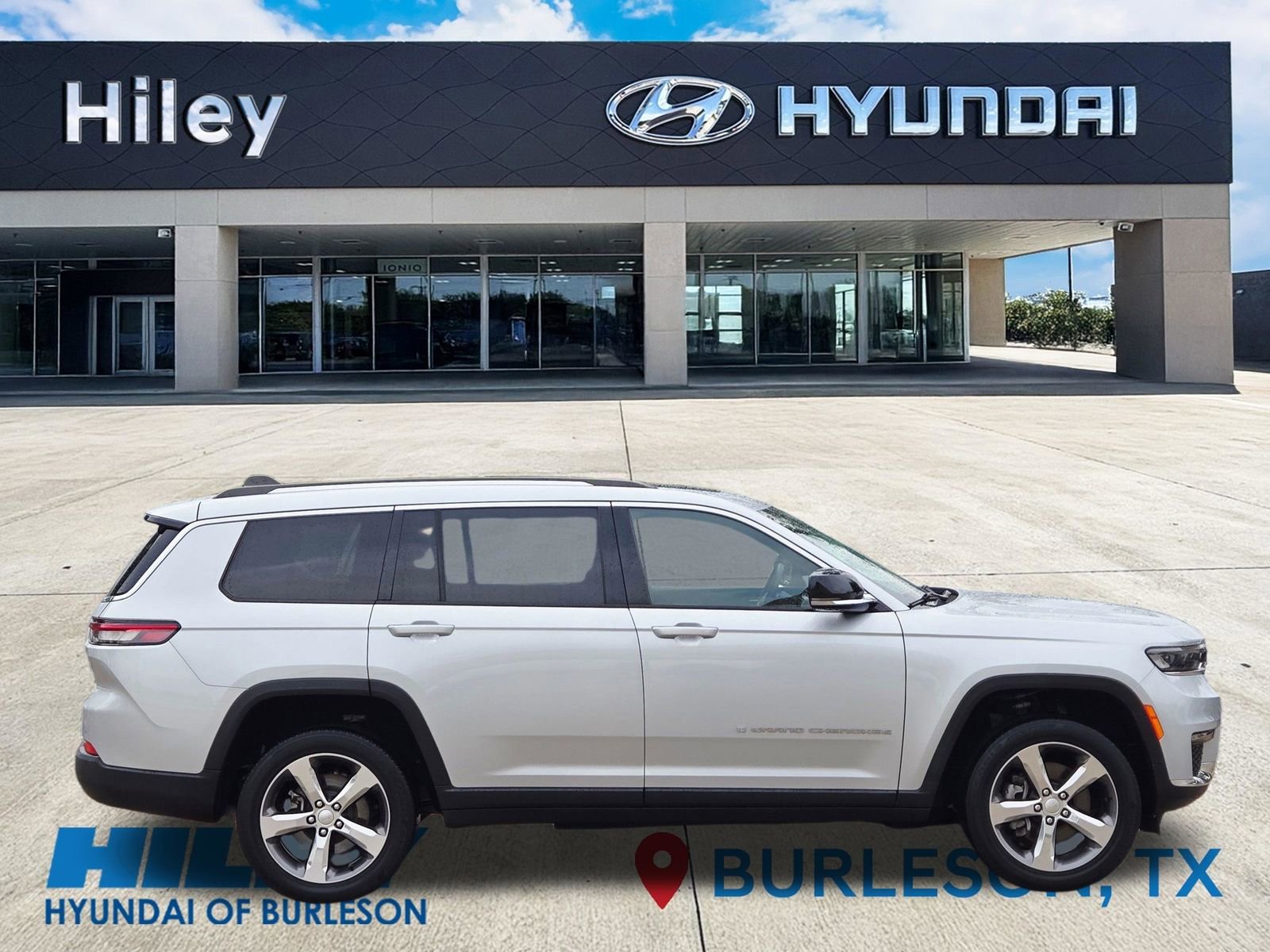 Used 2022 Jeep Grand Cherokee L Limited AWD/4WD image 3