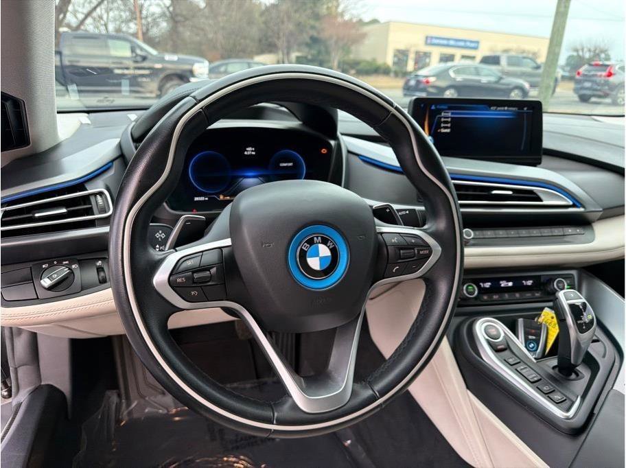 Used 2017 BMW i8 image 10