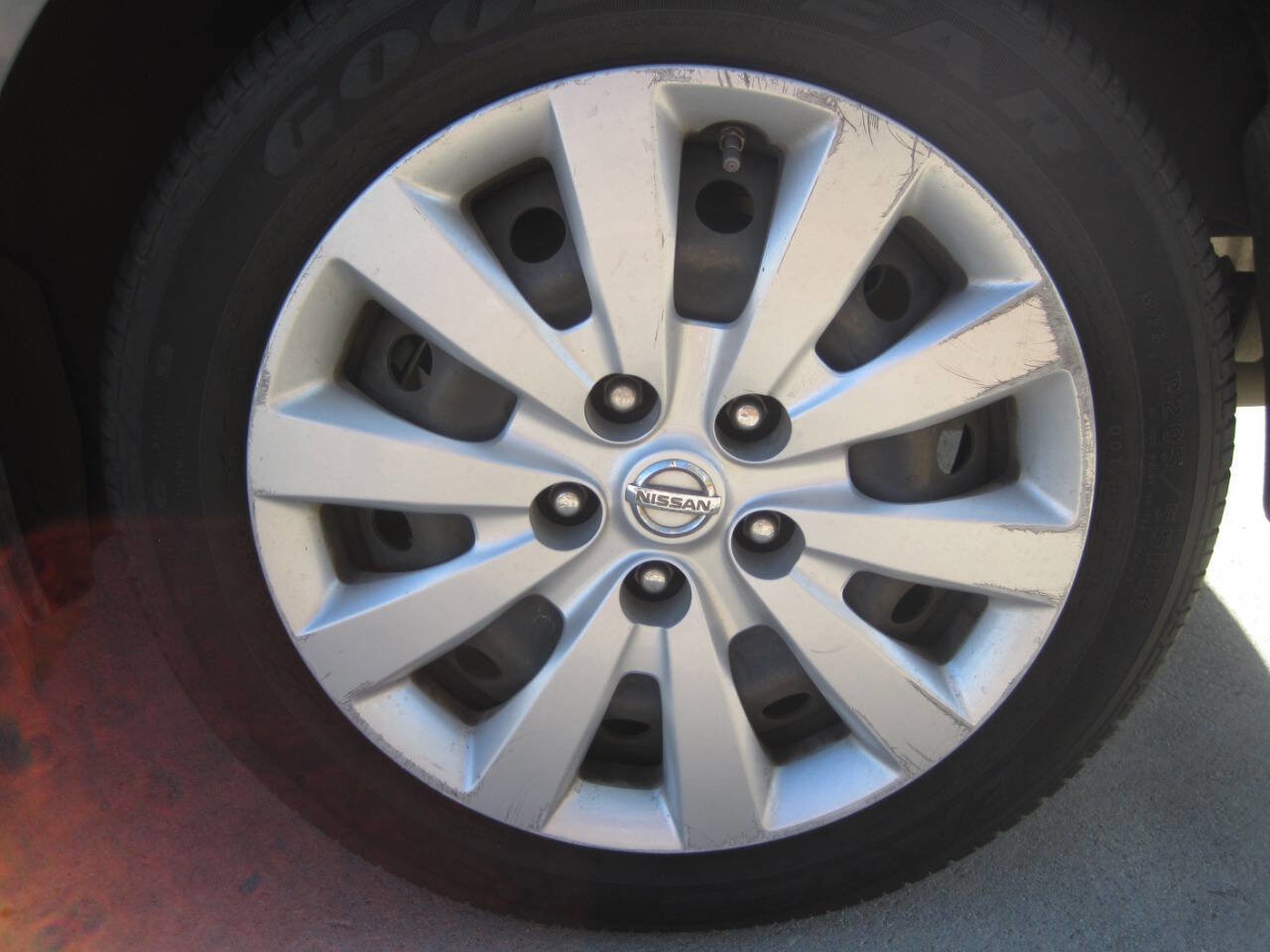 Used 2015 Nissan Sentra SV w/ Navigation Package image 16