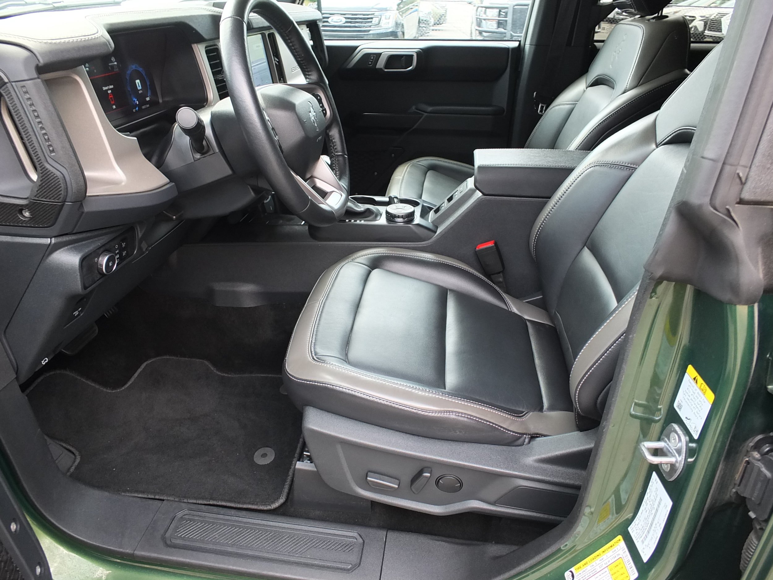 Used 2025 Ford Bronco Outer Banks AWD/4WD image 11