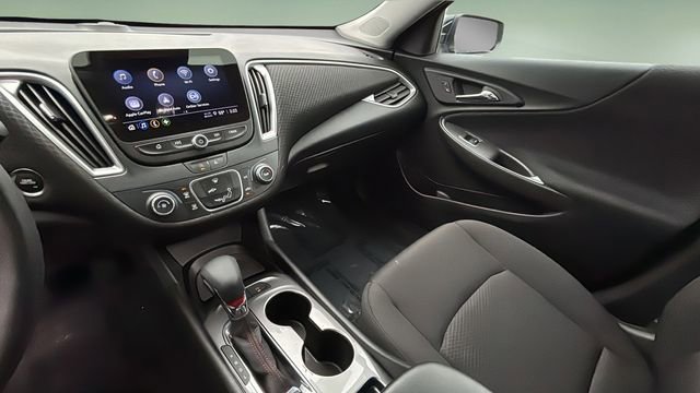 Used 2025 Chevrolet Malibu RS image 24