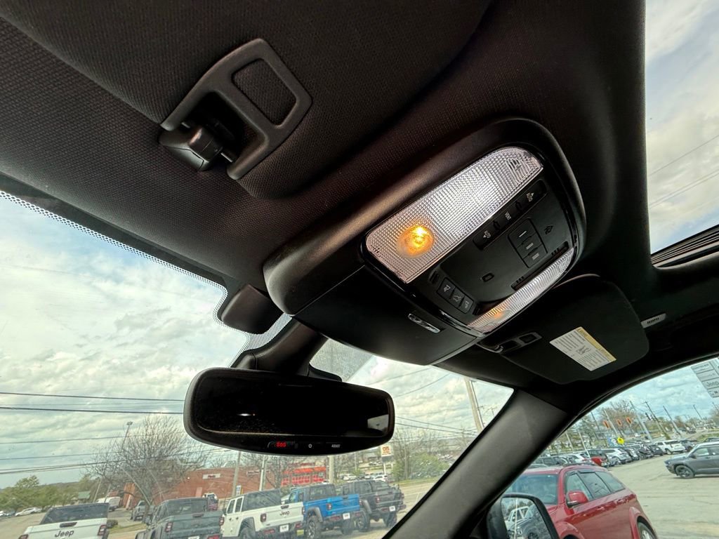 Used 2021 Dodge Durango R/T w/ Technology Group image 23