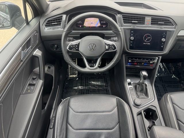 Used 2022 Volkswagen Tiguan SEL R-Line image 21