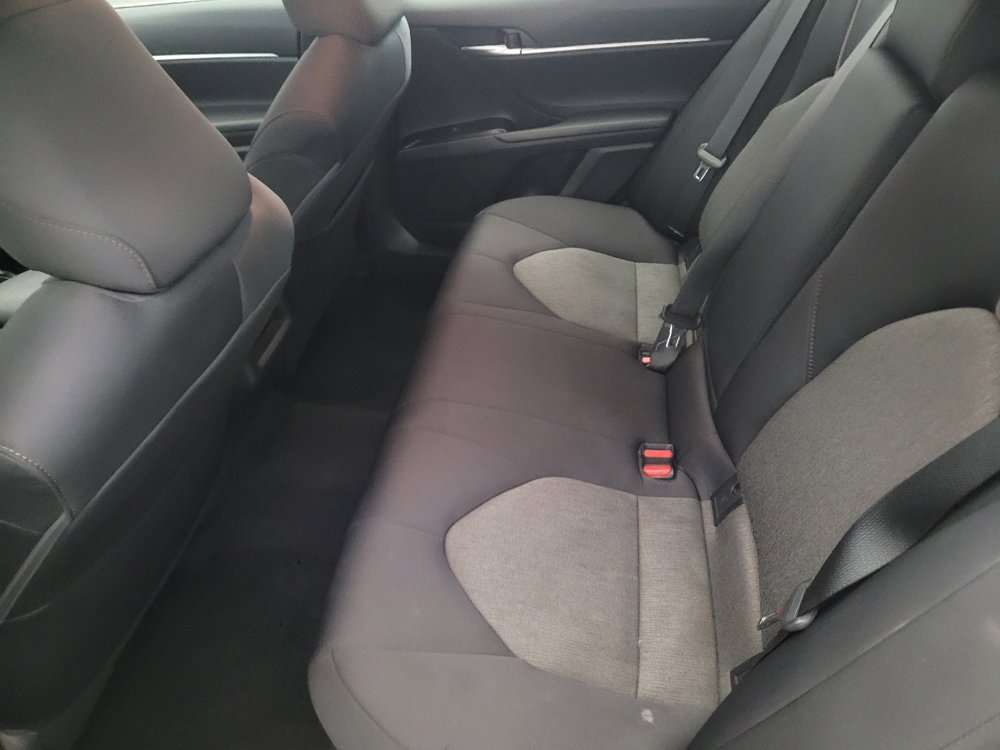 Used 2018 Toyota Camry LE image 18