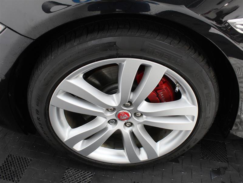 Used 2016 Jaguar XJ L Portfolio RWD image 20