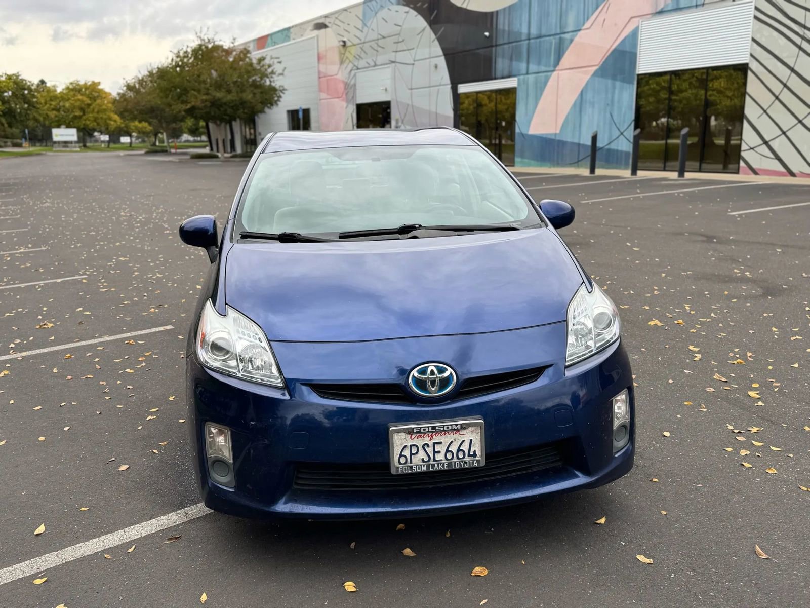 Used 2011 Toyota Prius Five image 2