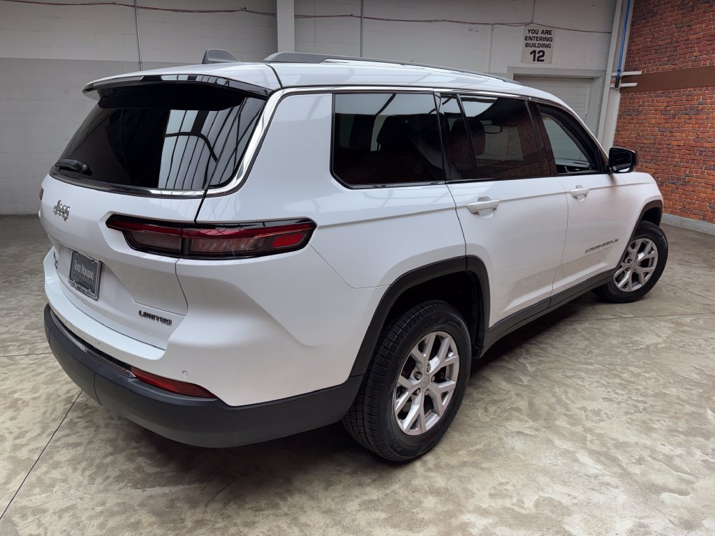 Used 2022 Jeep Grand Cherokee L Limited AWD/4WD image 6