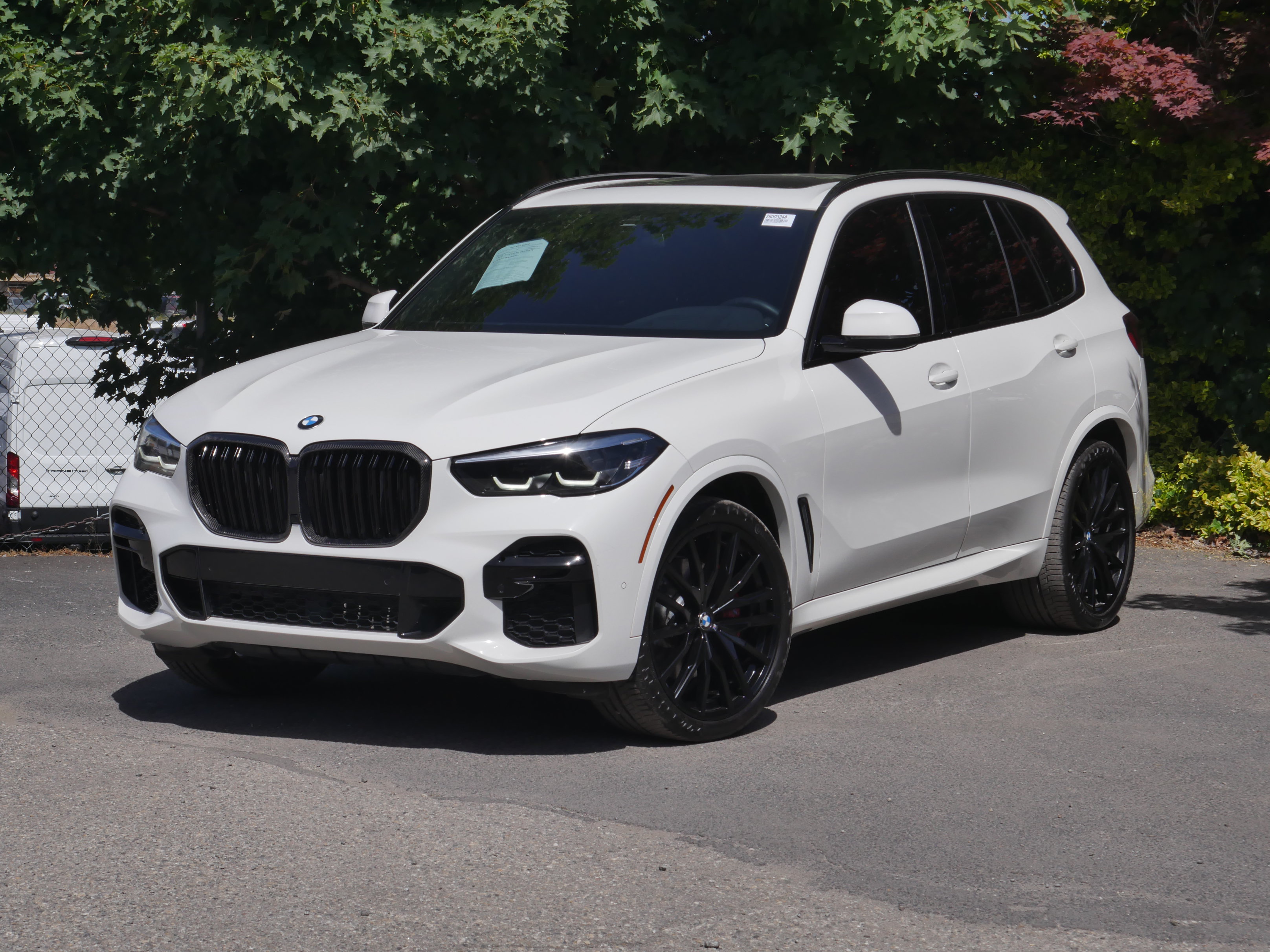 Used 2022 BMW X5 xDrive40i w/ M Sport Package AWD/4WD image 2