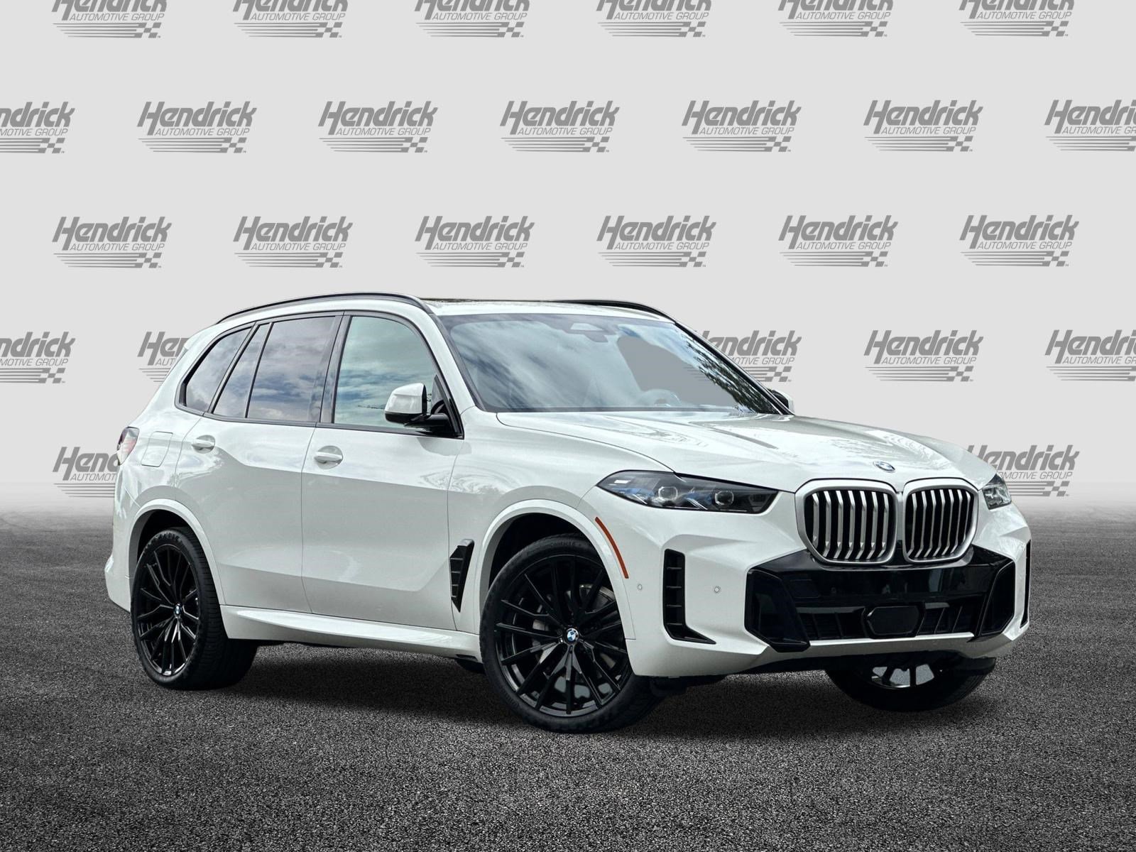 Used 2025 BMW X5 xDrive40i w/ M Sport Package image 2