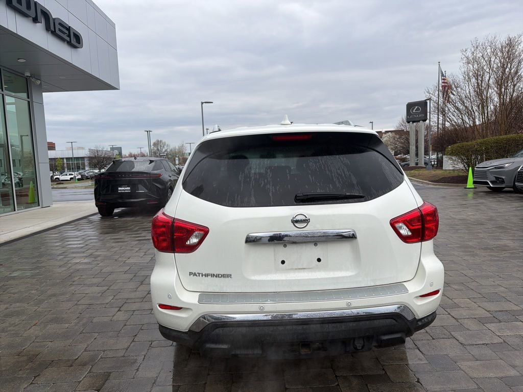 Used 2020 Nissan Pathfinder S image 12