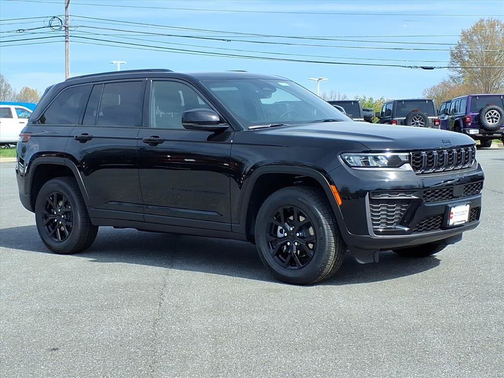 New 2026 Jeep Grand Cherokee Altitude AWD/4WD image 2