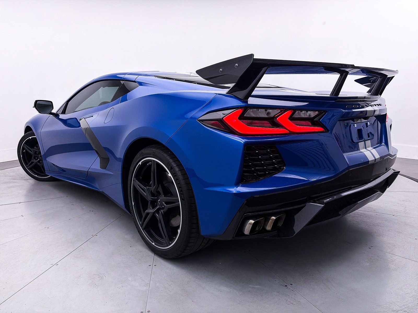 Used 2020 Chevrolet Corvette Stingray Premium Cpe w/ 3LT Preferred Equipment Group image 2