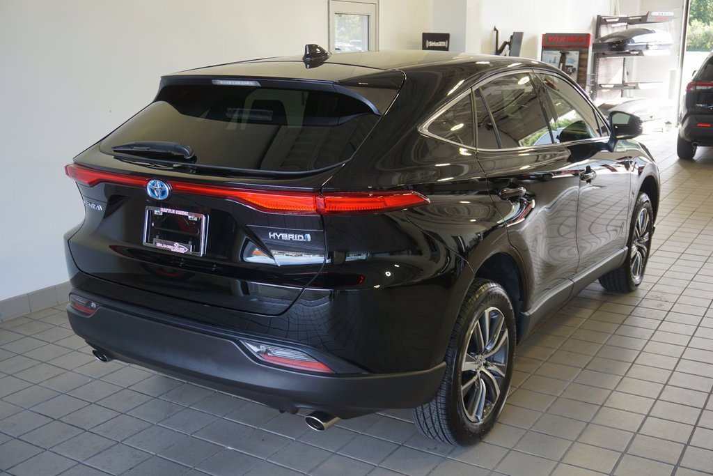 Certified 2022 Toyota Venza LE image 14