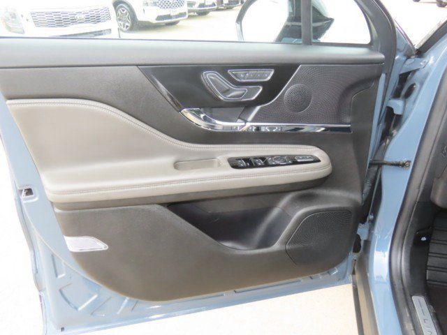 Certified 2024 Lincoln Corsair FWD w/ Equipment Group 101A image 23