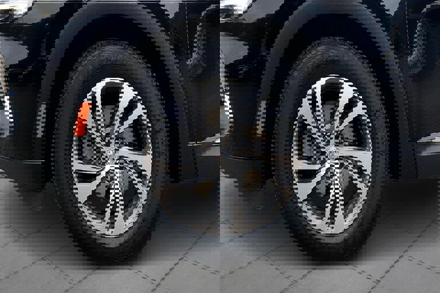 Used 2023 Buick Envision Essence image 11