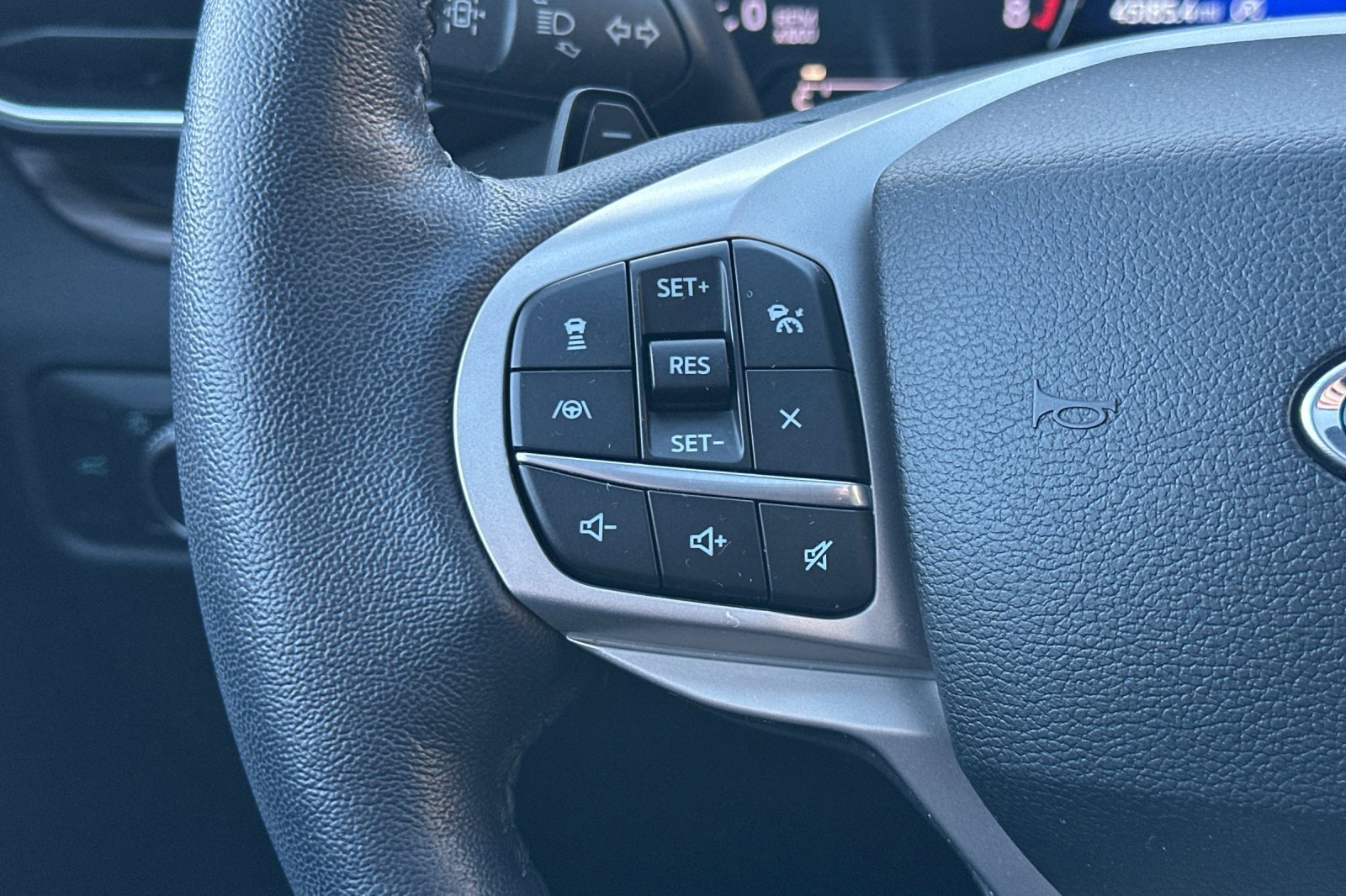 Used 2020 Ford Explorer Limited w/ Class III Trailer Tow Package image 29