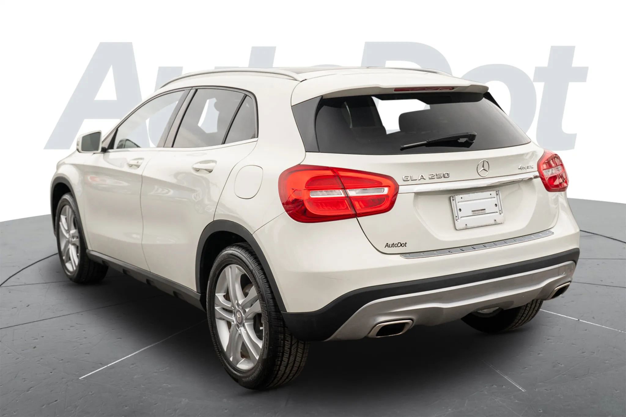 Used 2015 Mercedes-Benz GLA 250 GLA 250 4MATIC Sport Utility 4 image 2