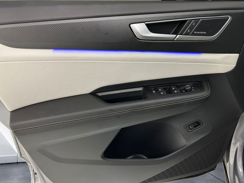 Used 2025 Volkswagen Atlas Cross Sport SEL Premium R-Line image 12