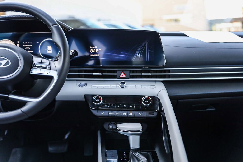 Certified 2024 Hyundai Elantra Limited FWD image 13
