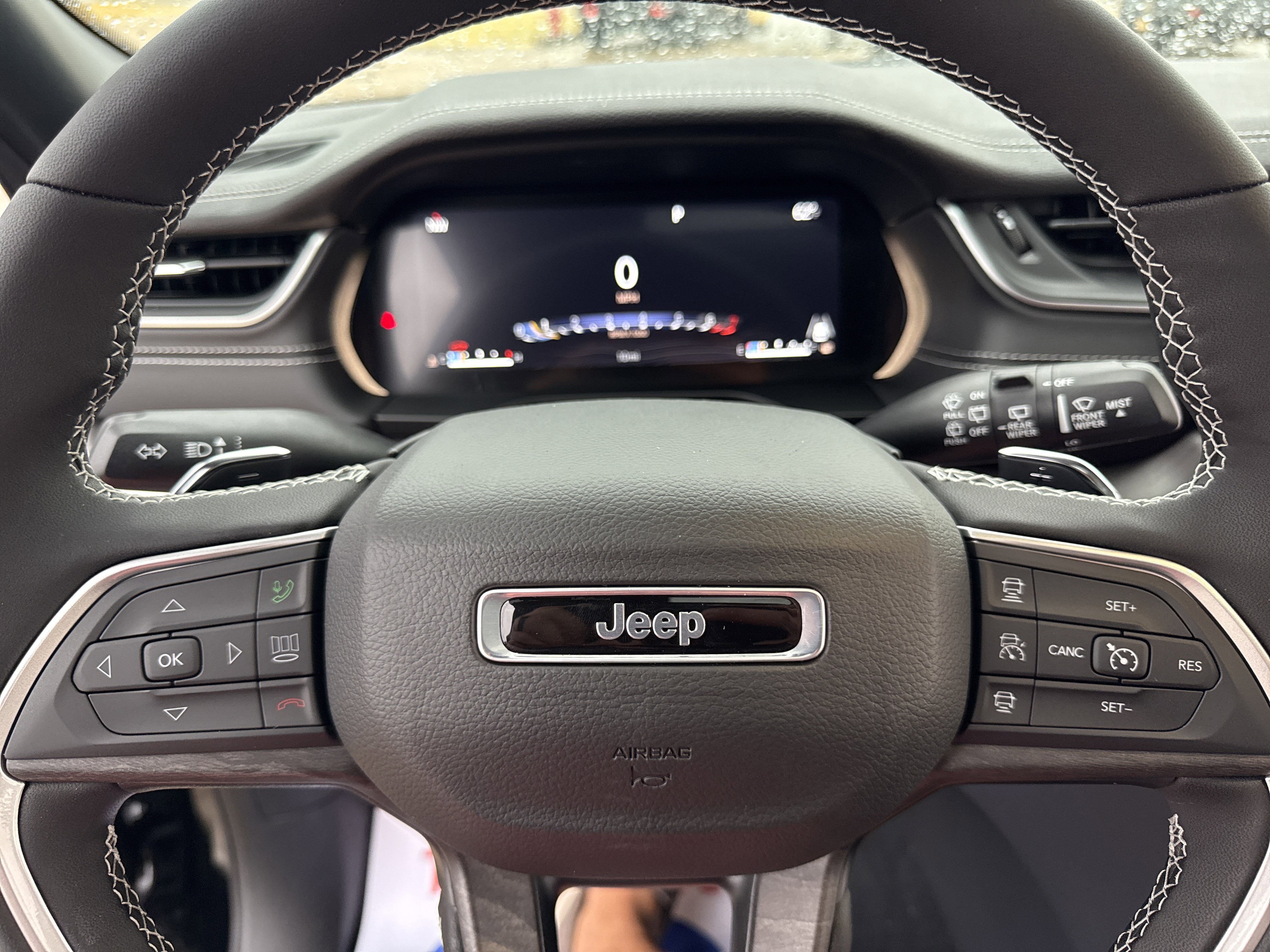 New 2025 Jeep Grand Cherokee Limited w/ Luxury Tech Group II image 17