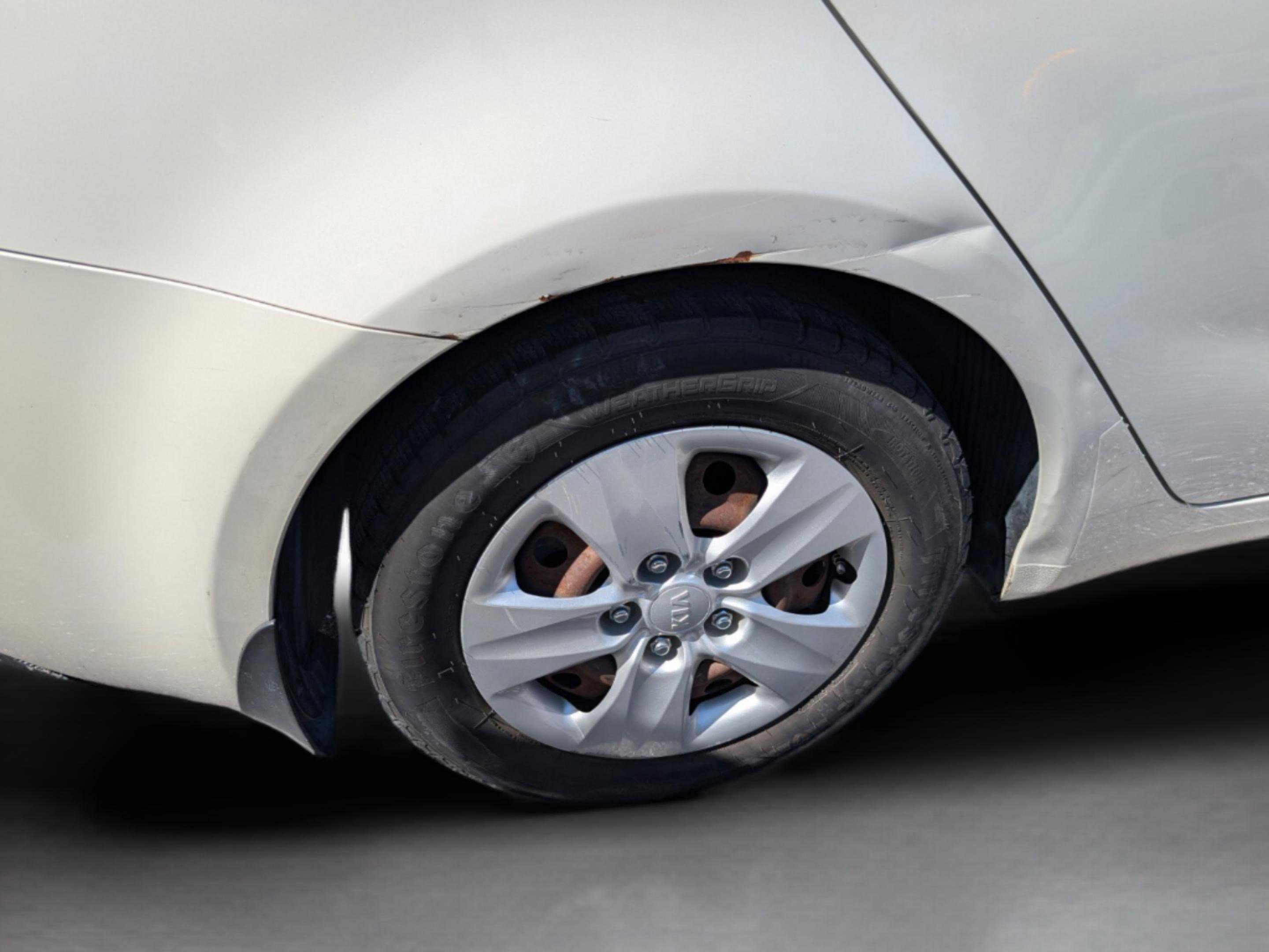 Used 2015 Kia Forte LX FWD image 37