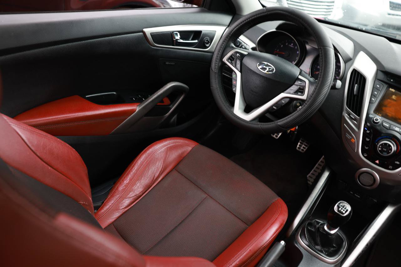 Used 2013 Hyundai Veloster w/ Style Pkg FWD image 20