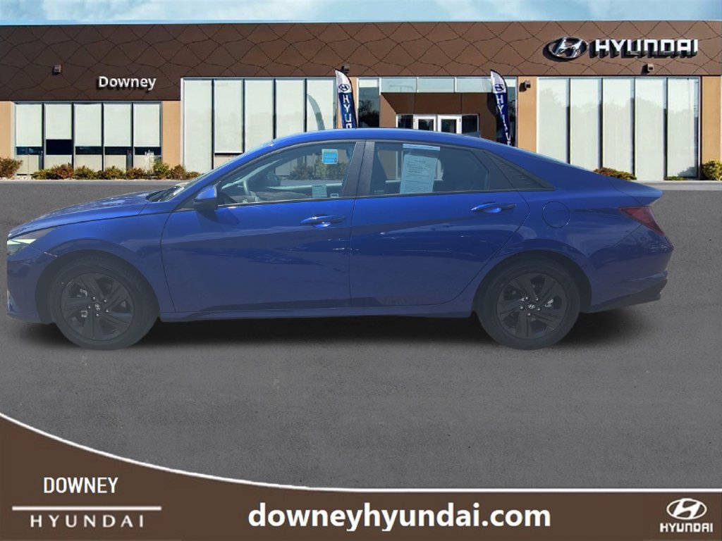 Used 2023 Hyundai Elantra SEL FWD image 2