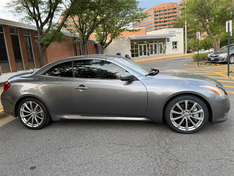 Used 2010 INFINITI G37 Convertible w/ Premium Pkg RWD image 6