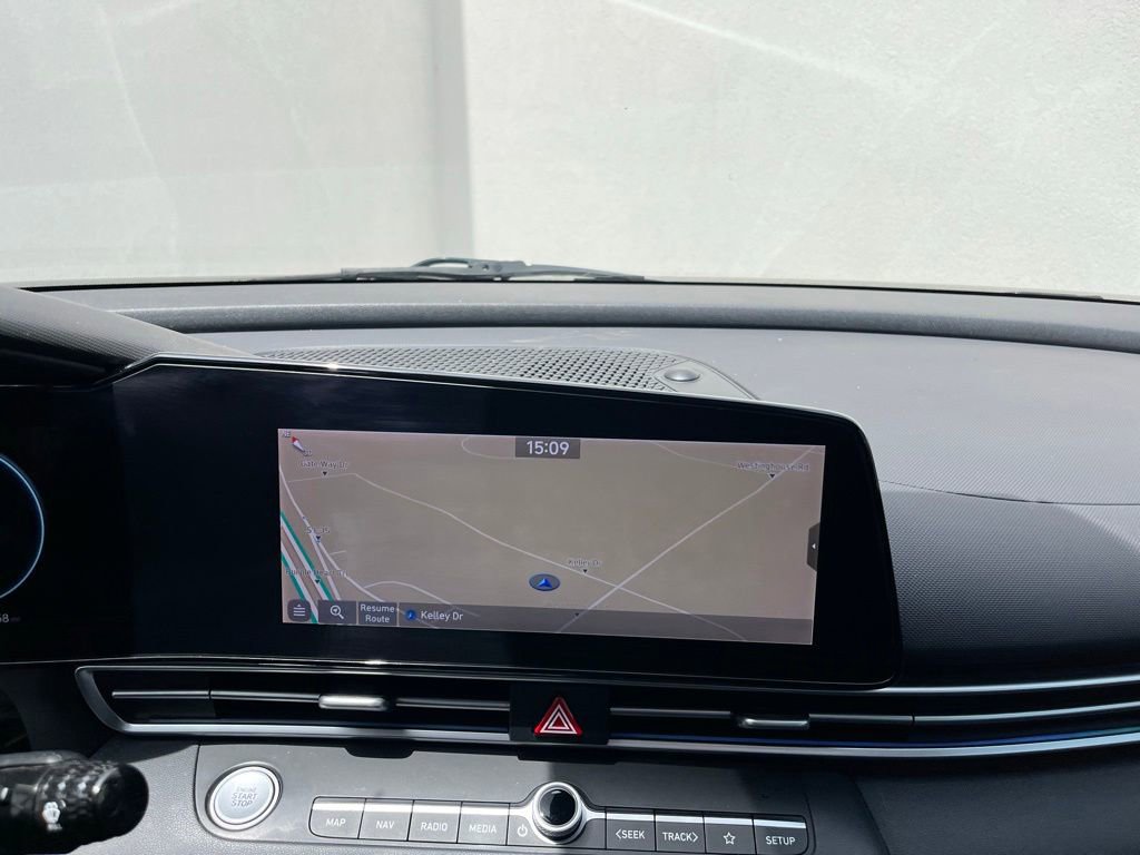 Used 2021 Hyundai Elantra Limited FWD image 19