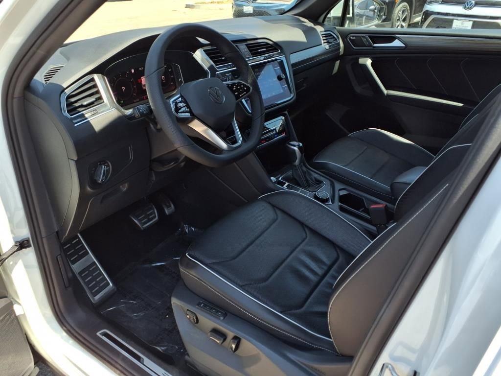 Used 2022 Volkswagen Tiguan SEL R-Line image 15