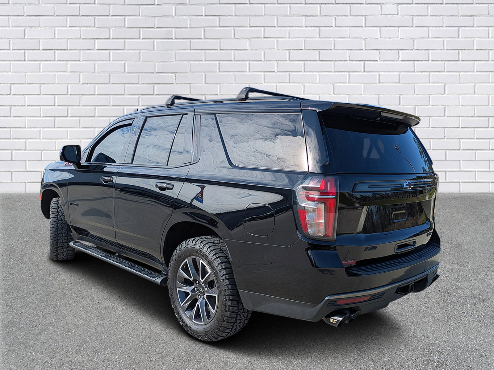 Used 2022 Chevrolet Tahoe Z71 w/ Z71 Off-Road Package image 3