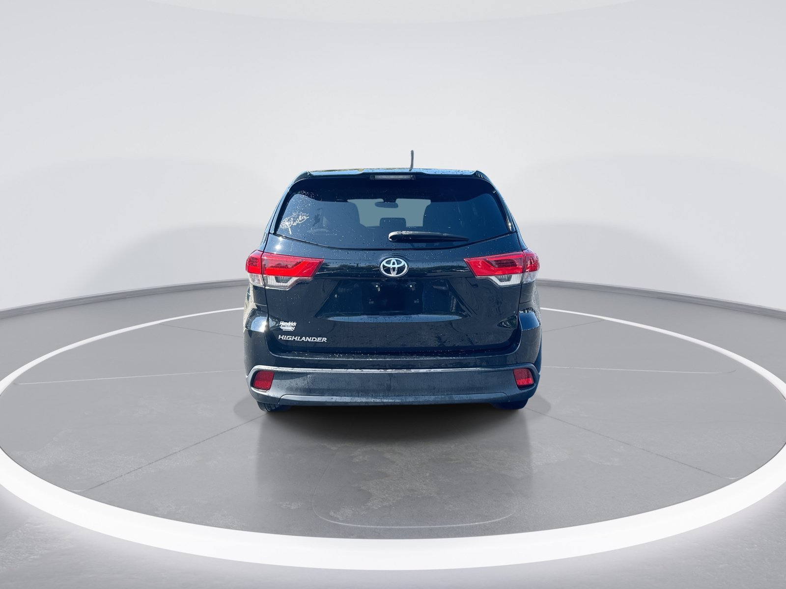Used 2019 Toyota Highlander LE FWD image 8