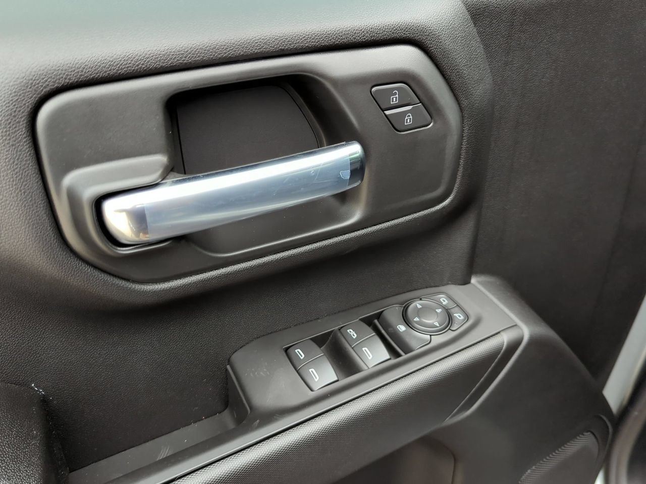New 2026 Chevrolet Silverado 1500 Custom w/ LPO, Dark Essentials Package RWD image 8