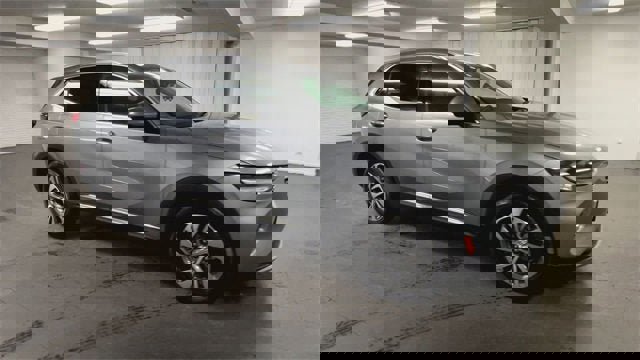 Certified 2023 Buick Envision Essence image 2