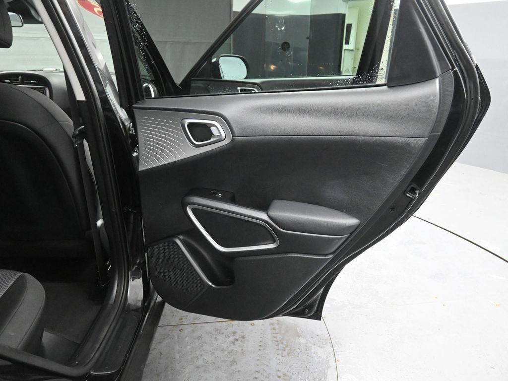 Used 2025 Kia Soul LX w/ LX Technology Package image 20
