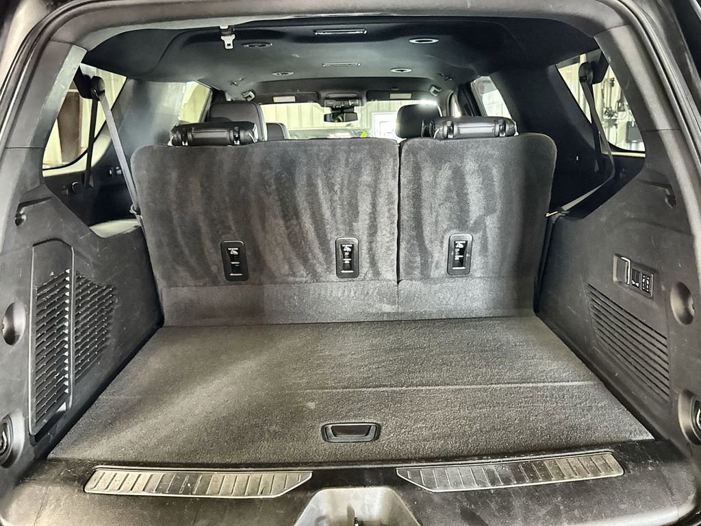 Used 2024 Chevrolet Suburban Premier image 29